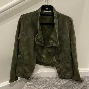 Marrakech camo lightweight zip up. Slightly worn